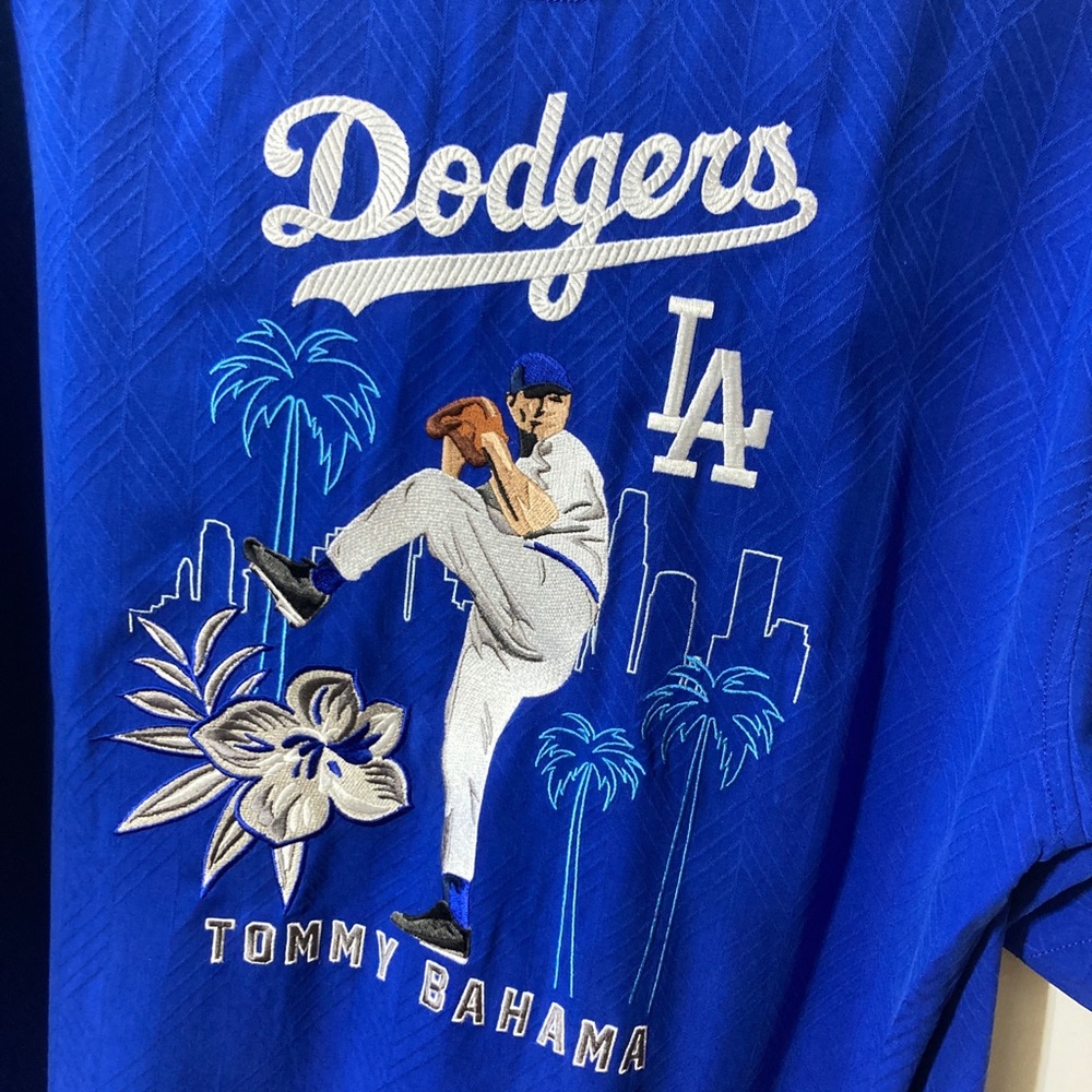 Sample tommy Bahamas los angles dodgers embroidered stitch Hawaiian button shirt - Picture 1 of 12